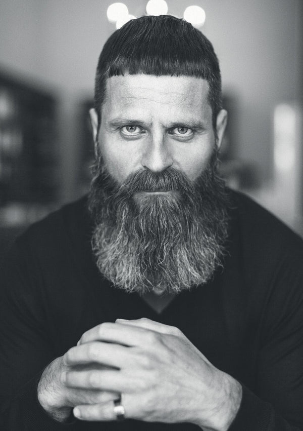 Bartschuppen — Charakter-Portrait